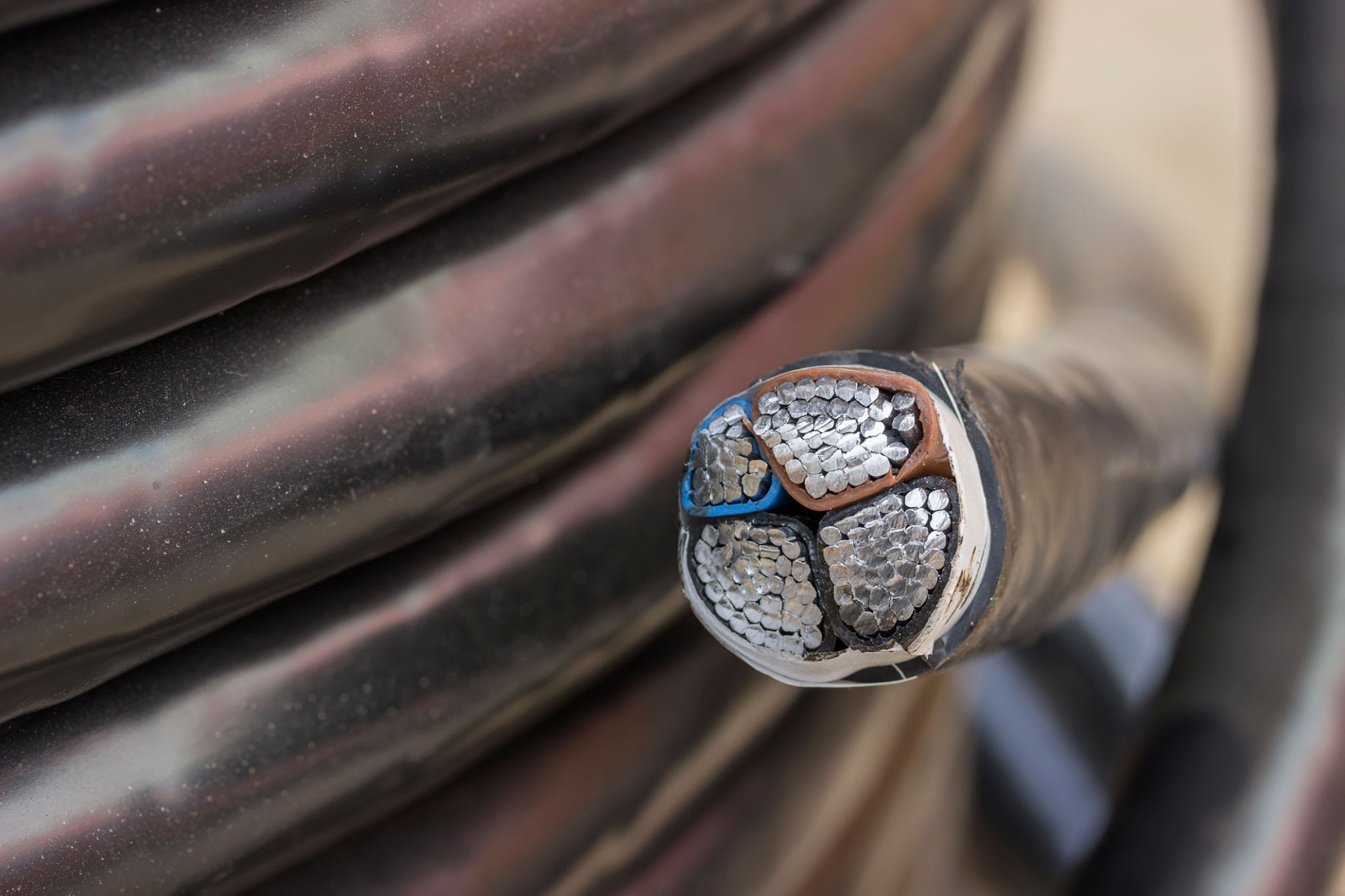 How Watertight Cable Works: The Two Axes of Waterproofing